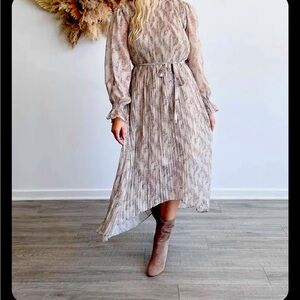En Saison Ever Midi Dress size Medium boho